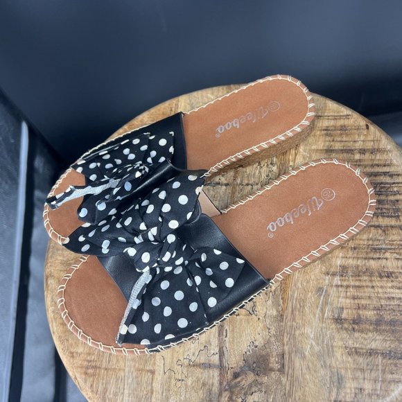 Weeboo Flip-flops - Picture 2 of 8